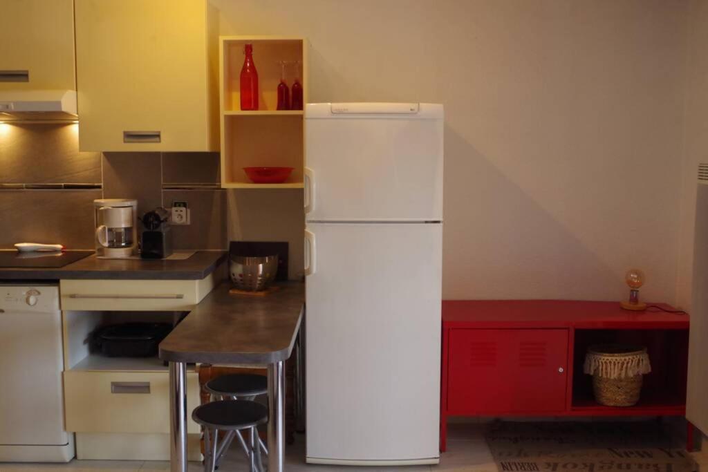 Studio Avec Climatisation Wifi Parking Piscine 阿格德 外观 照片
